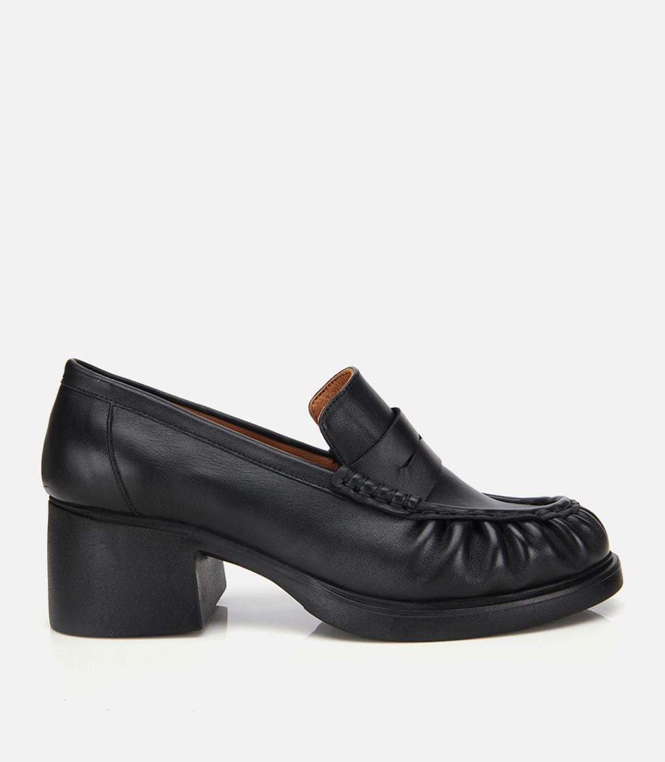  Kadın Deri Siyah Büzgülü  Kalın Tabanlı Klasik Loafer