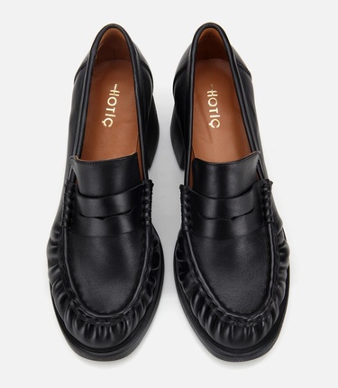  Kadın Deri Siyah Büzgülü  Kalın Tabanlı Klasik Loafer