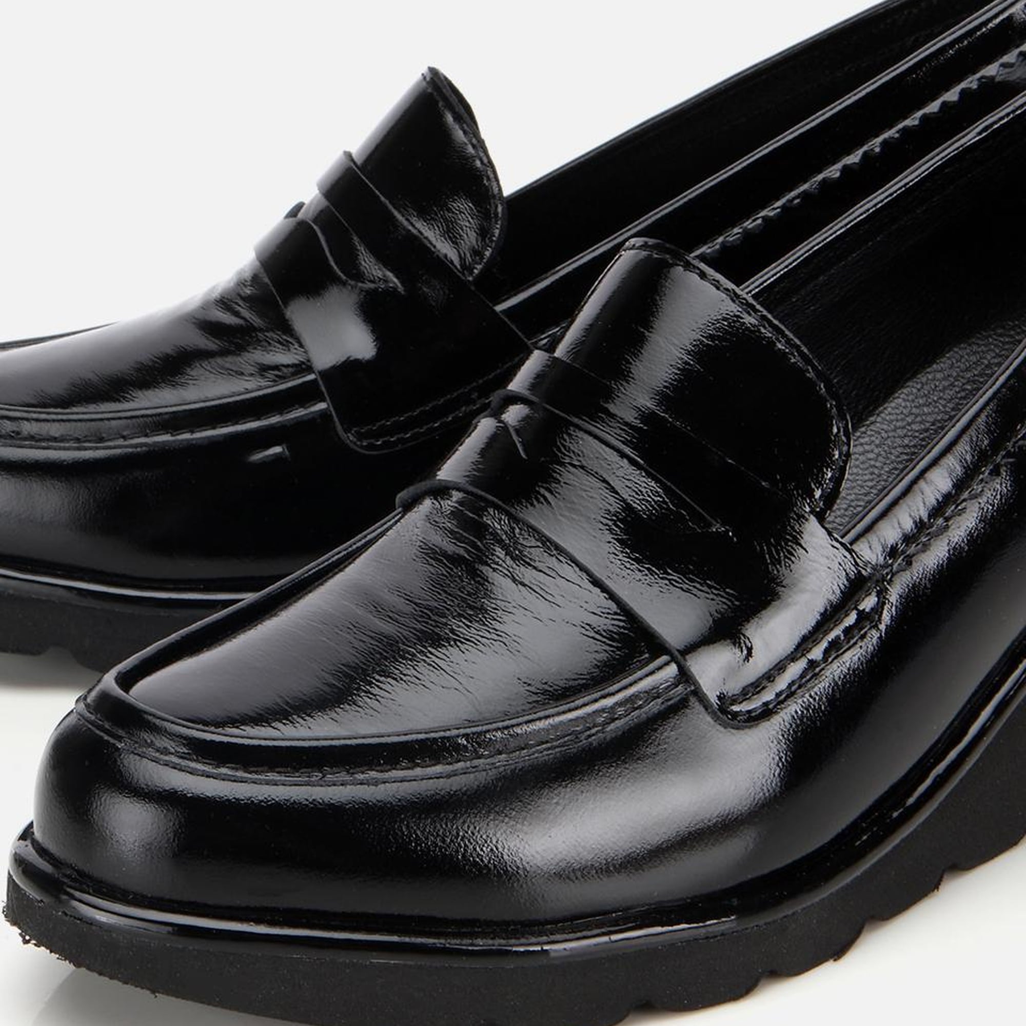 Kadın Rugan Deri Siyah Dolgu topuklu Günlük Loafer