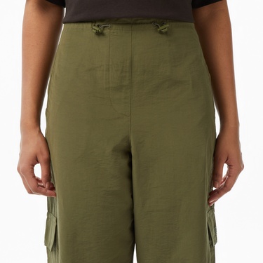  Lacoste Kadın Oversize Fit Haki Pantolon