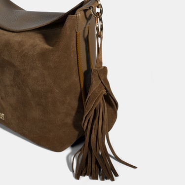  Kadın Vizon Püskül Aksesuarlı Omuz Çantası