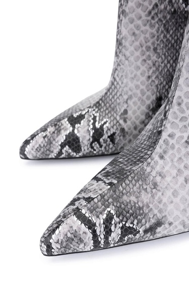  Tamer Tanca Kadın Siyah Yılan Desen Topuklu Bot