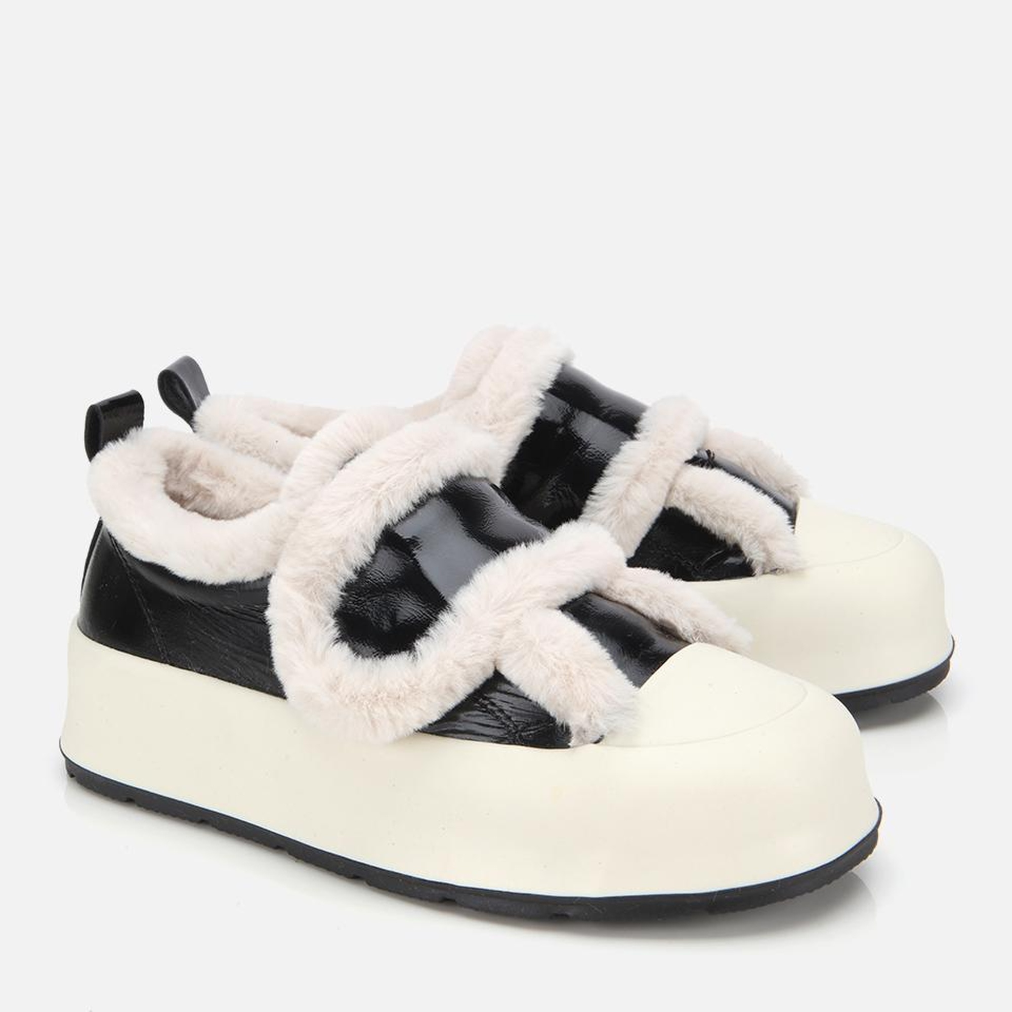 Kadın Rugan Deri Siyah İçi Kürklü  Kalın Bantlı Spor Ayakkabı