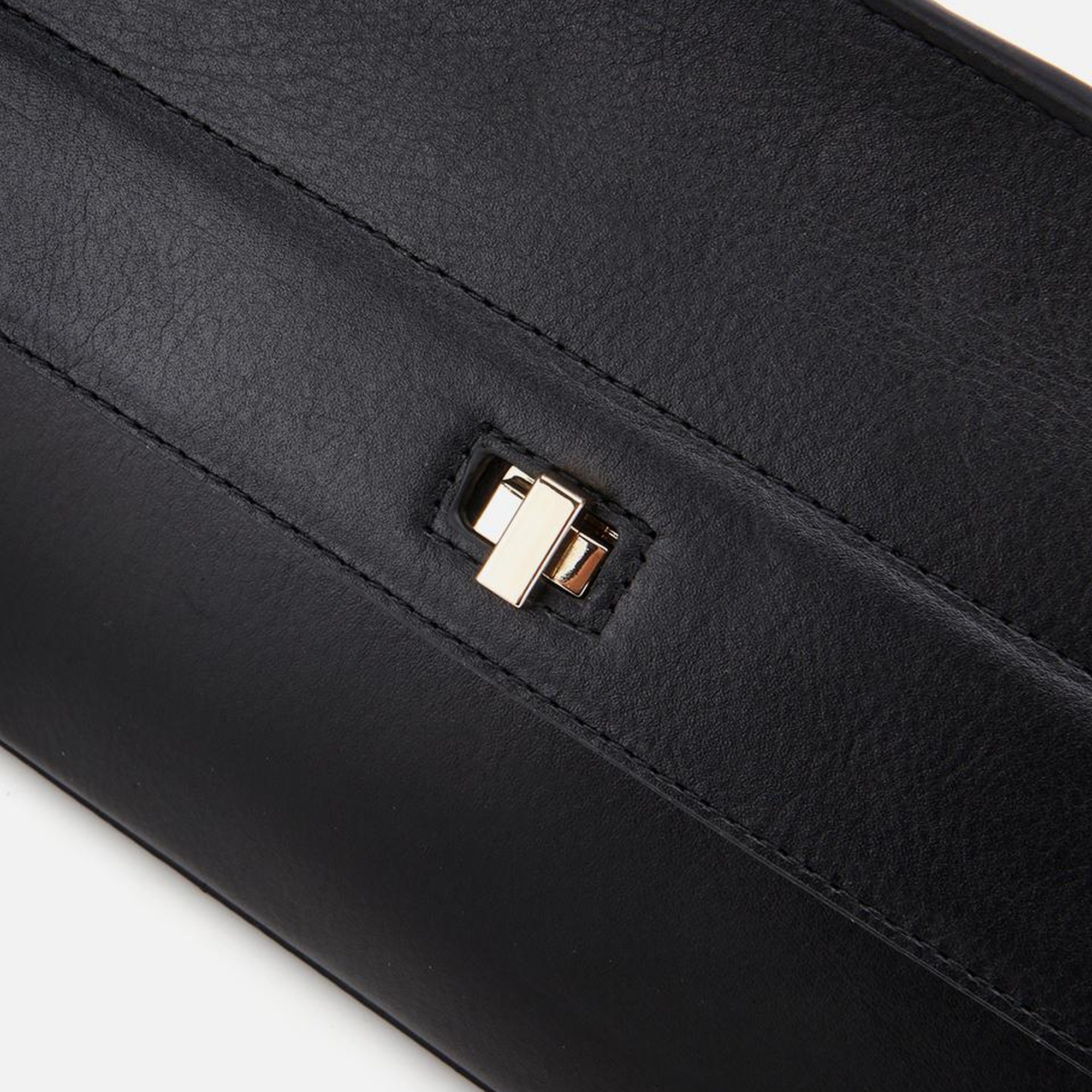 Kadın Deri Siyah Kilit Detaylı Omuz Çantası