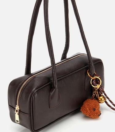  Kadın Kahverengi Charm Detaylı Omuz Çantası