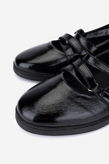  Valmenti Kadın Hakiki Deri Siyah Kırışık Rugan Babet Ayakkabı