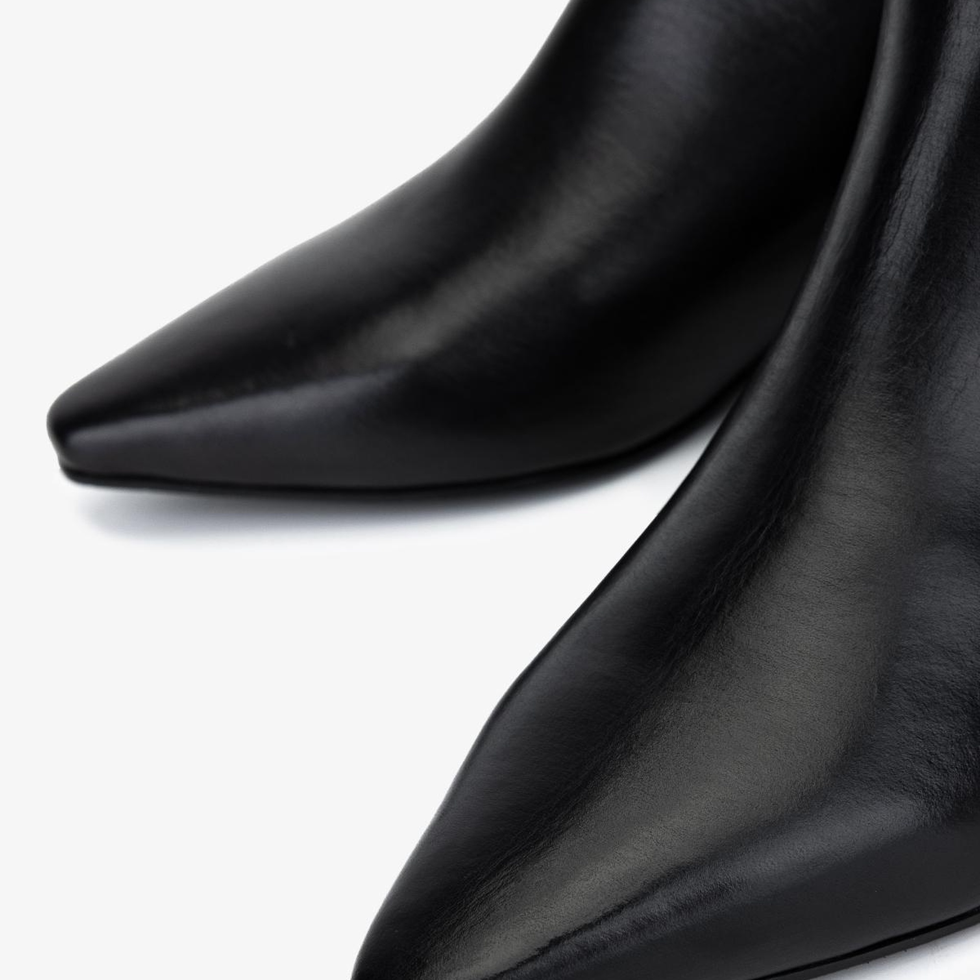 Valmenti Kadın Hakiki Deri Siyah Topuklu Bot