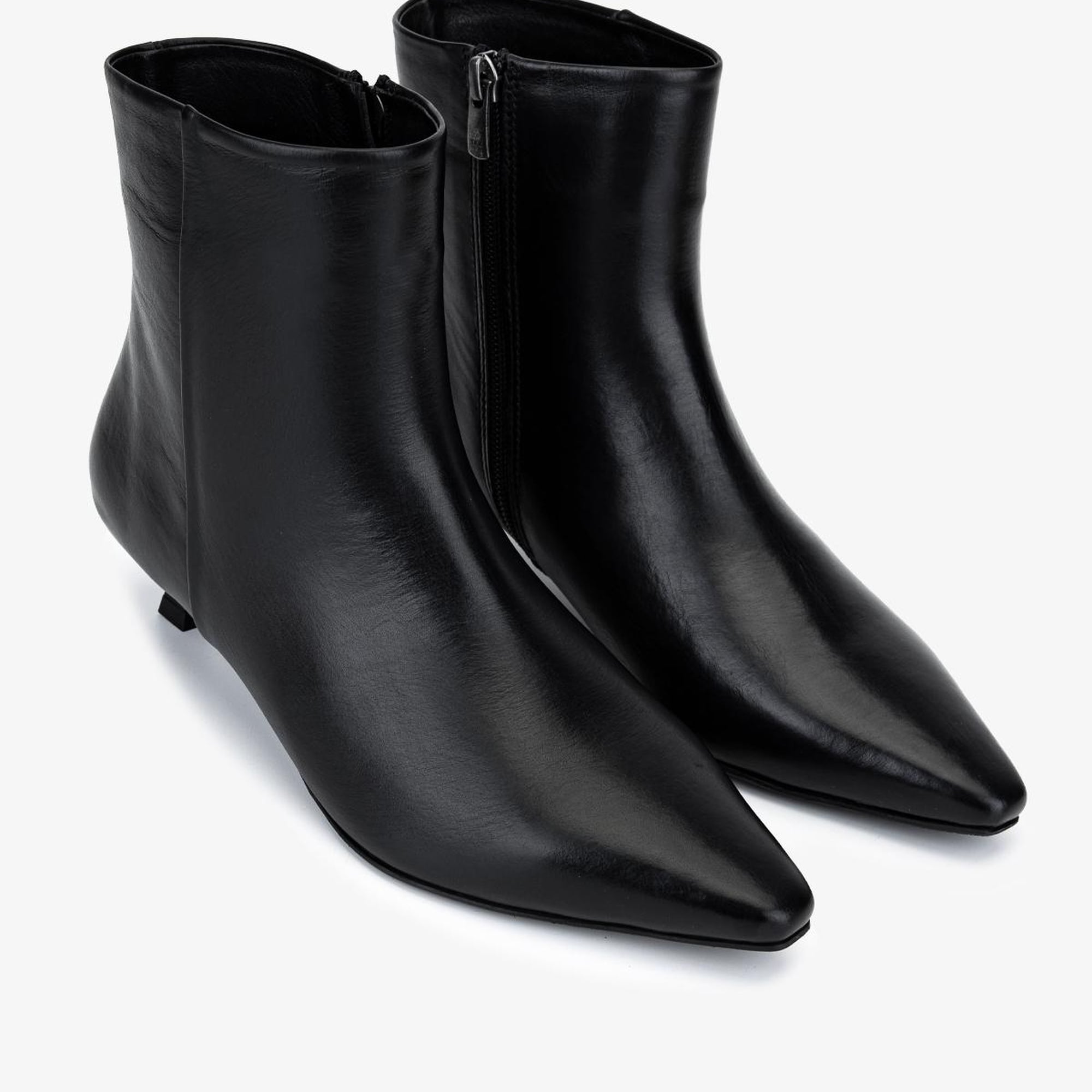 Valmenti Kadın Hakiki Deri Siyah Topuklu Bot