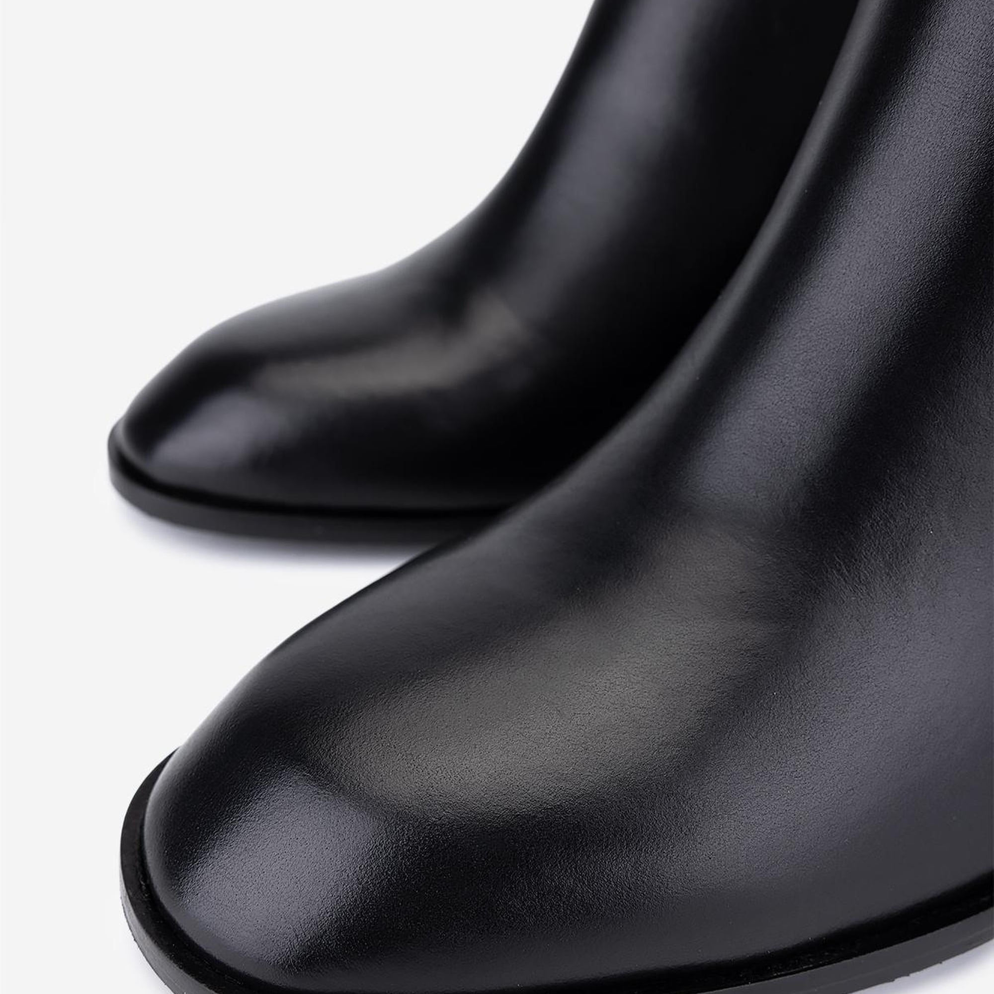 Valmenti Kadın Hakiki Deri Siyah Deri Topuklu Bot