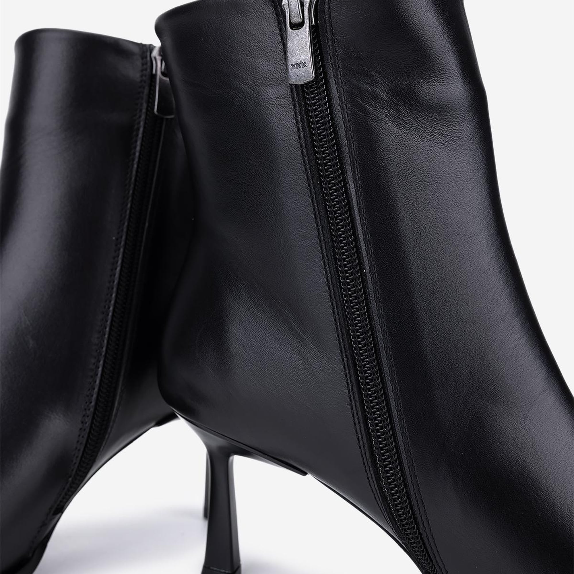 Valmenti Kadın Hakiki Deri Siyah Deri Topuklu Bot