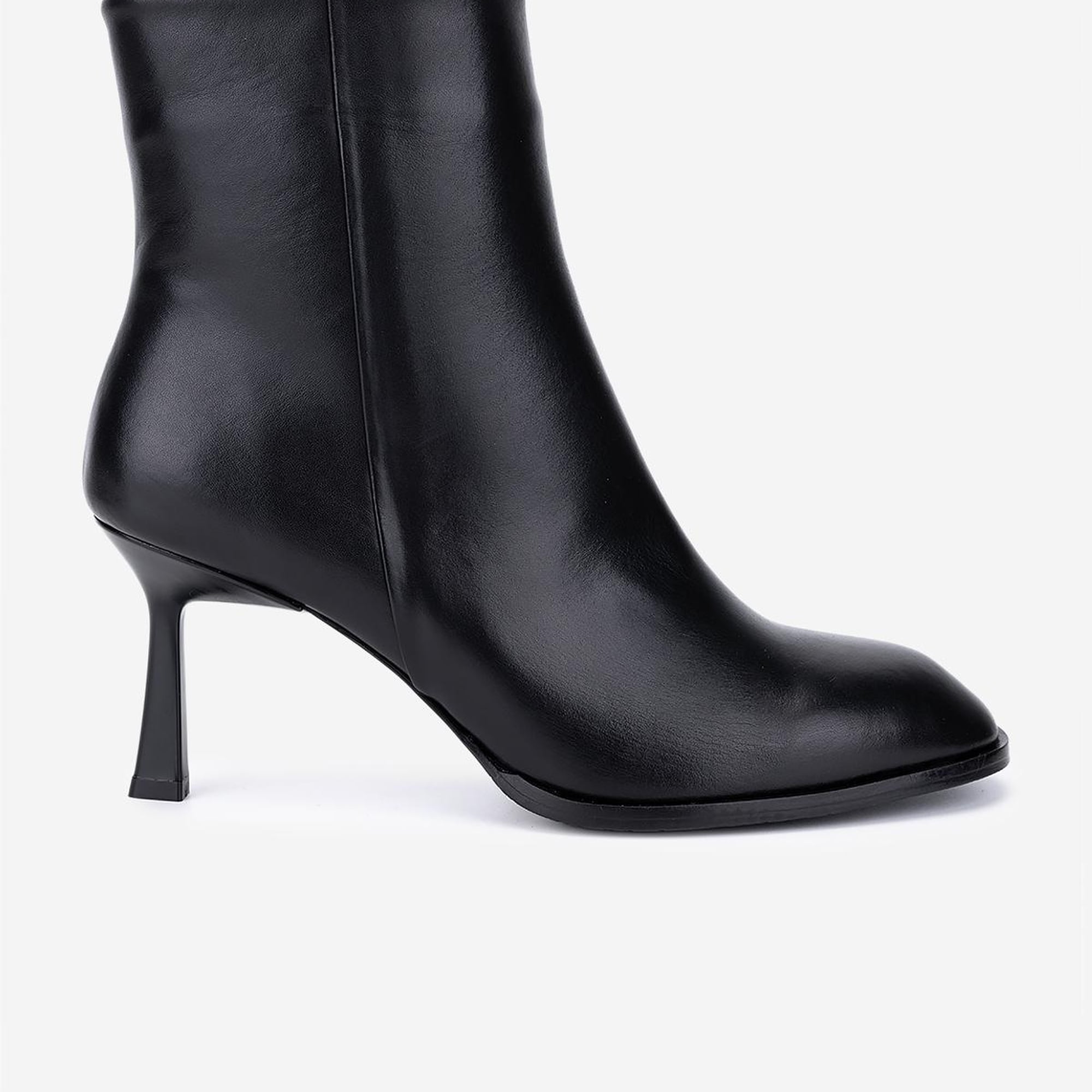 Valmenti Kadın Hakiki Deri Siyah Deri Topuklu Bot