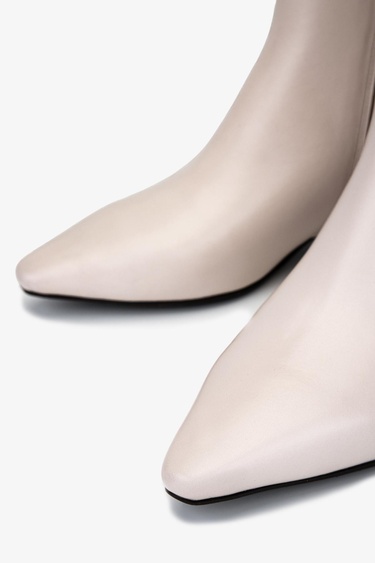  Valmenti Kadın Hakiki Deri Bej Topuklu Bot