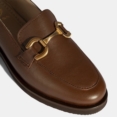  Kadın Taba Metal Toka Aksesuarlı Deri Loafer