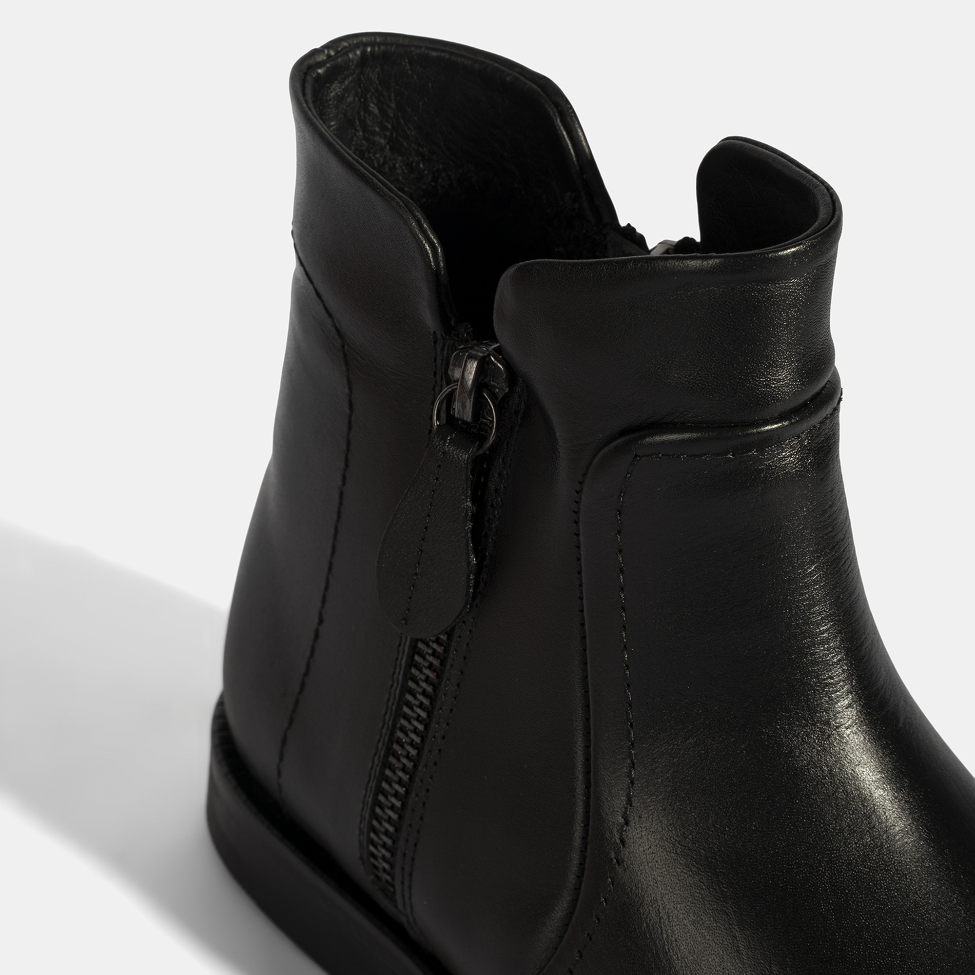 Kadın Siyah Çift Fermuarlı Deri Bot