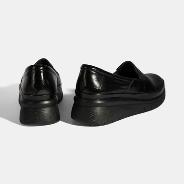  Kadın Siyah DesaComfort Kroko Baskılı Rugan Ayakkabı