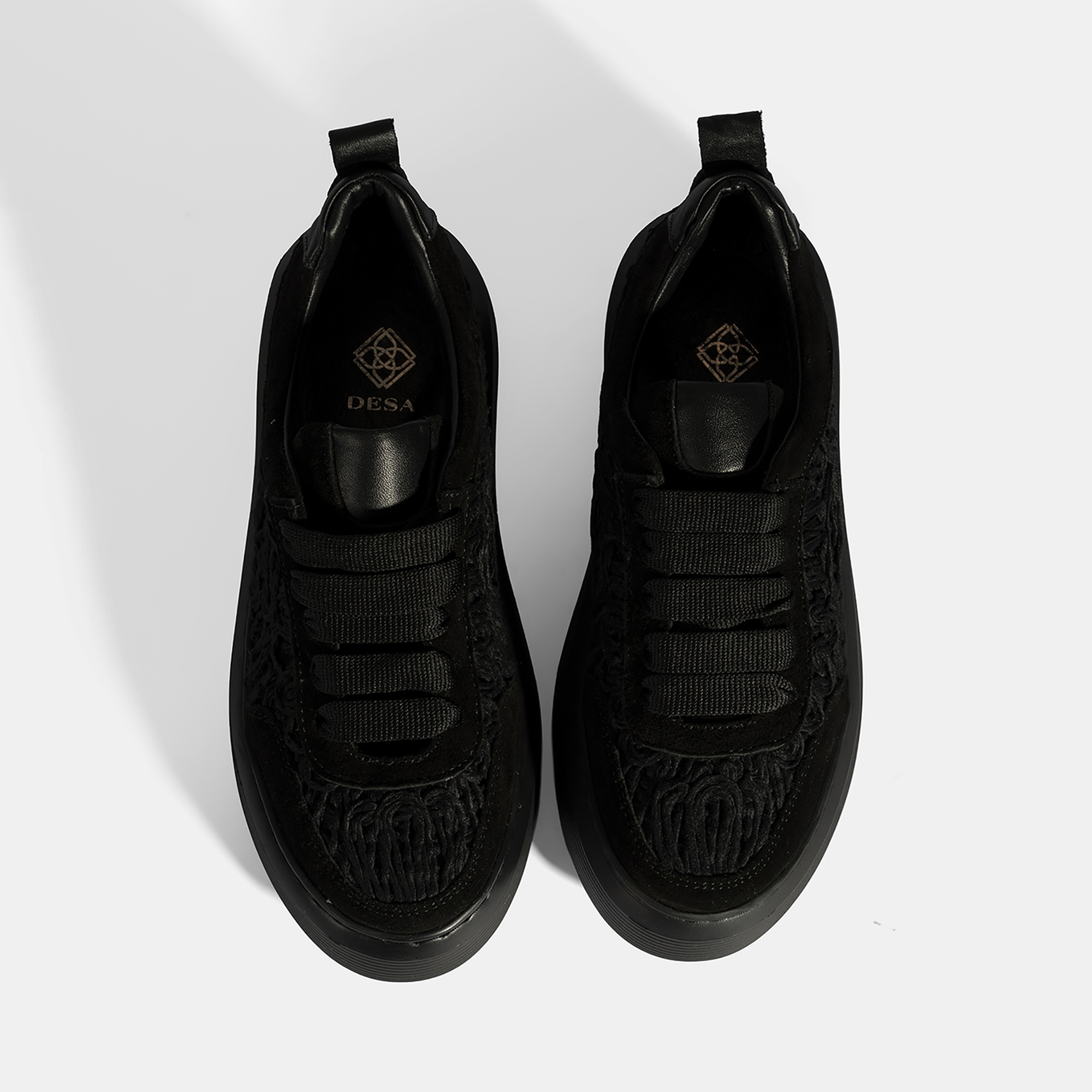 Kadın Siyah Bağcıklı Deri Sneaker