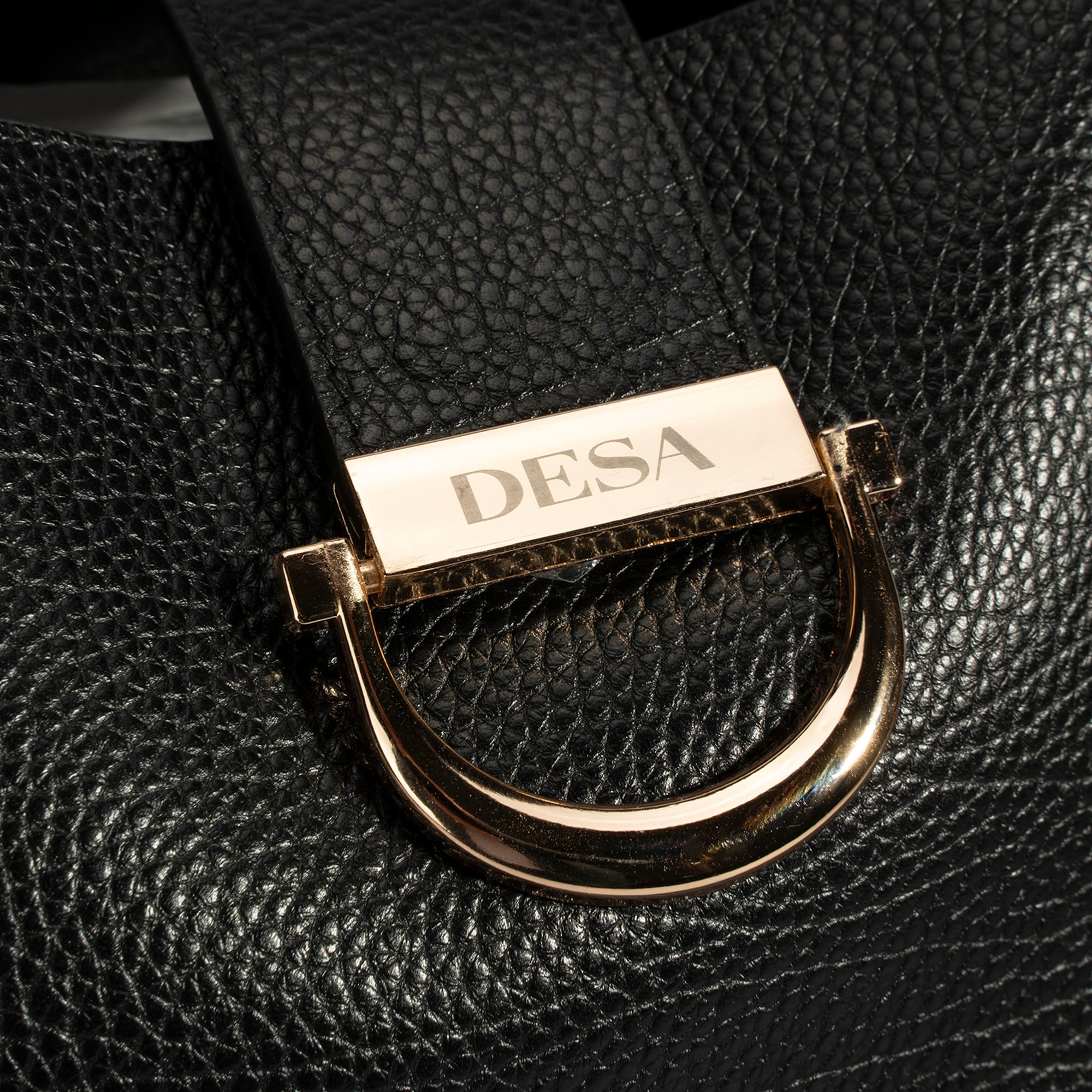 DESA Kadın Siyah Cüzdan Aksesuarlı Deri Omuz Çantası