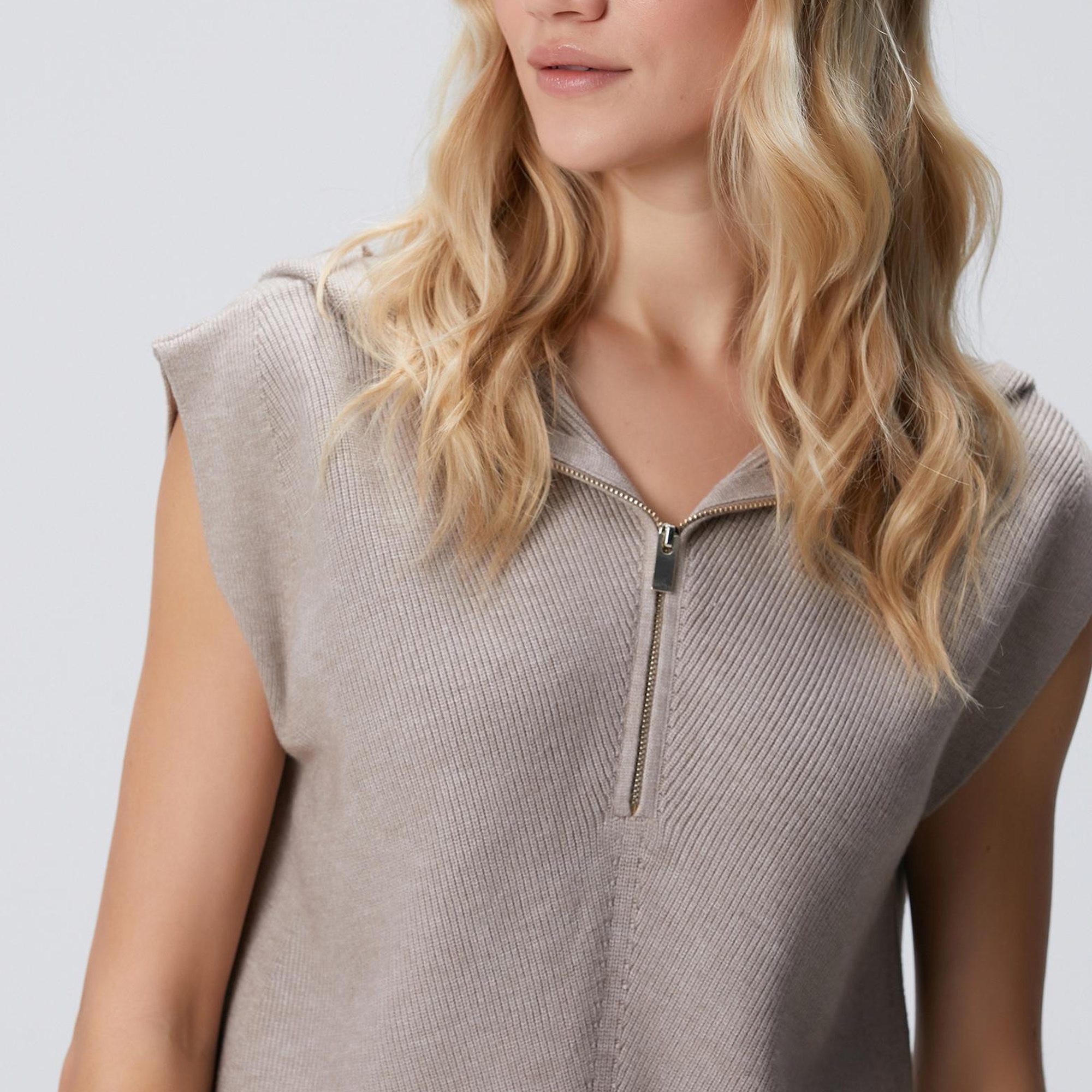 Network Kadın Vizon Verev Desen Örgü Kapüşonlu Kolsuz Kazak