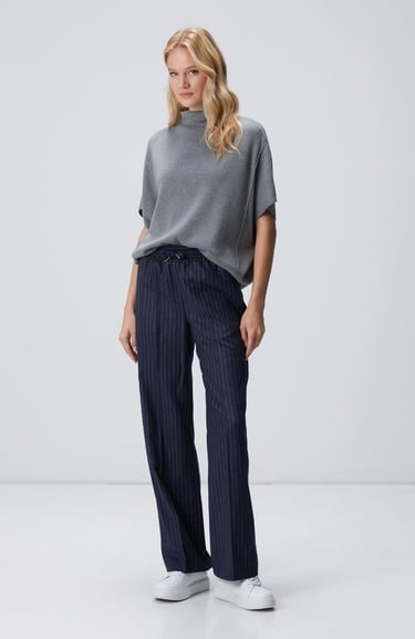  Network Kadın Gri Dik Yaka Kısa Kollu Nervür Detaylı Kazak