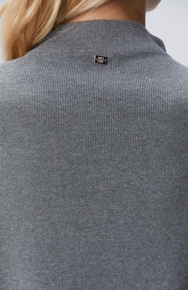  Network Kadın Gri Dik Yaka Kısa Kollu Nervür Detaylı Kazak