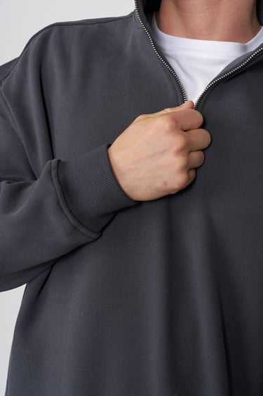  Dik Yaka Oversize Sweatshirt