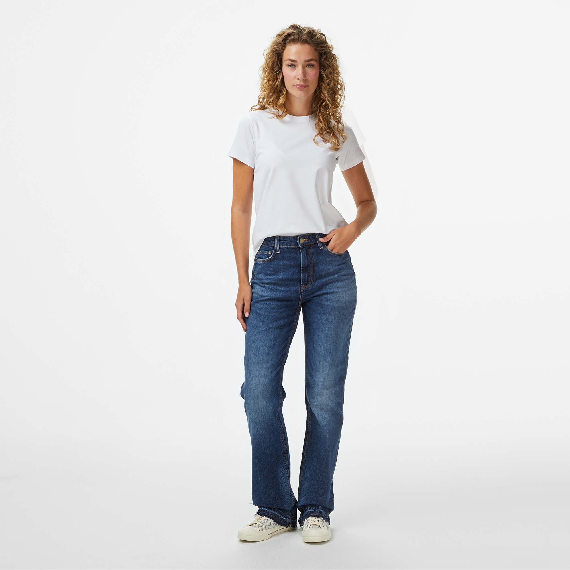 Guess Classic Kadın Beyaz T-Shirt