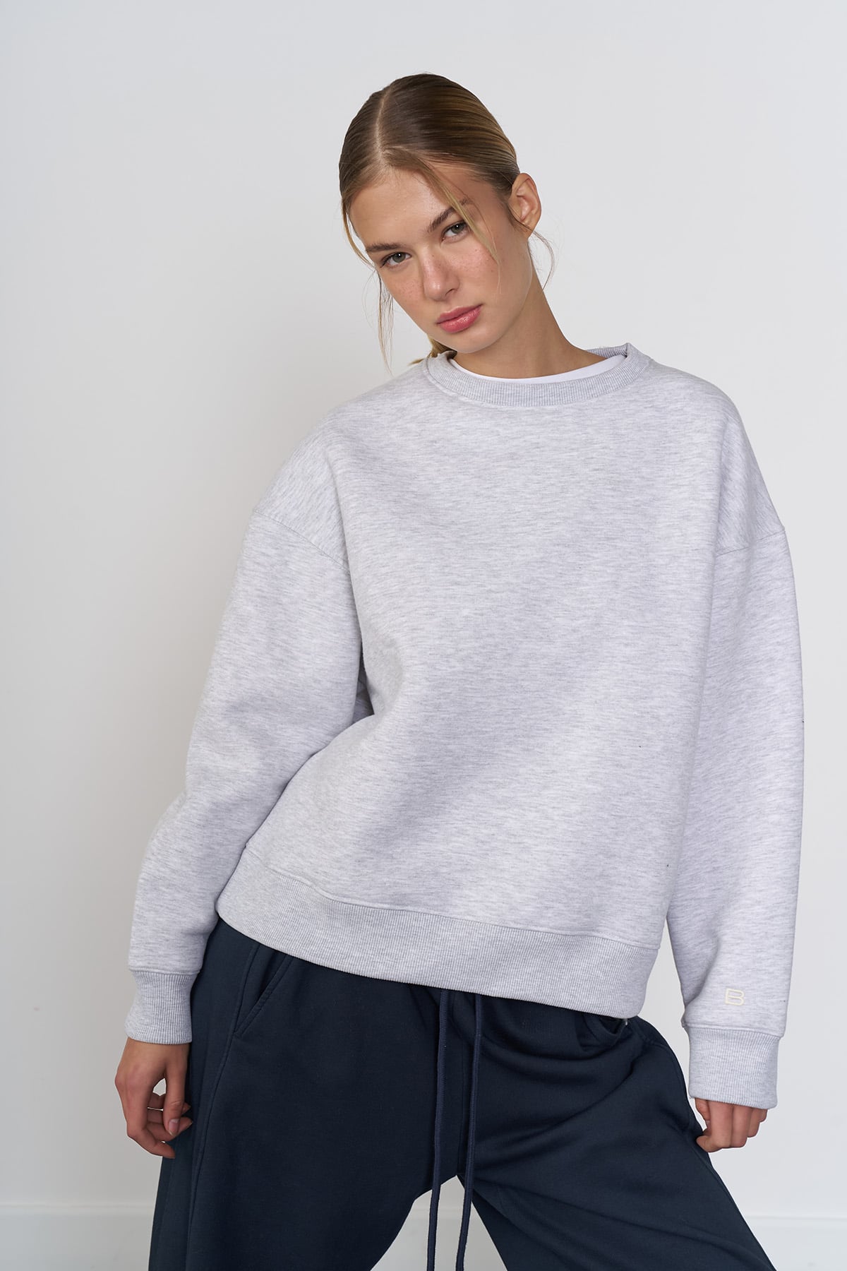  Basic Sweatshirt