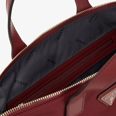 Guess Follie Kadın Kırmızı Seyahat Çantası