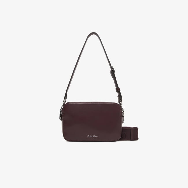  Calvin Klein Webbing Double Strap Camera Kadın Kırmızı El Çantası