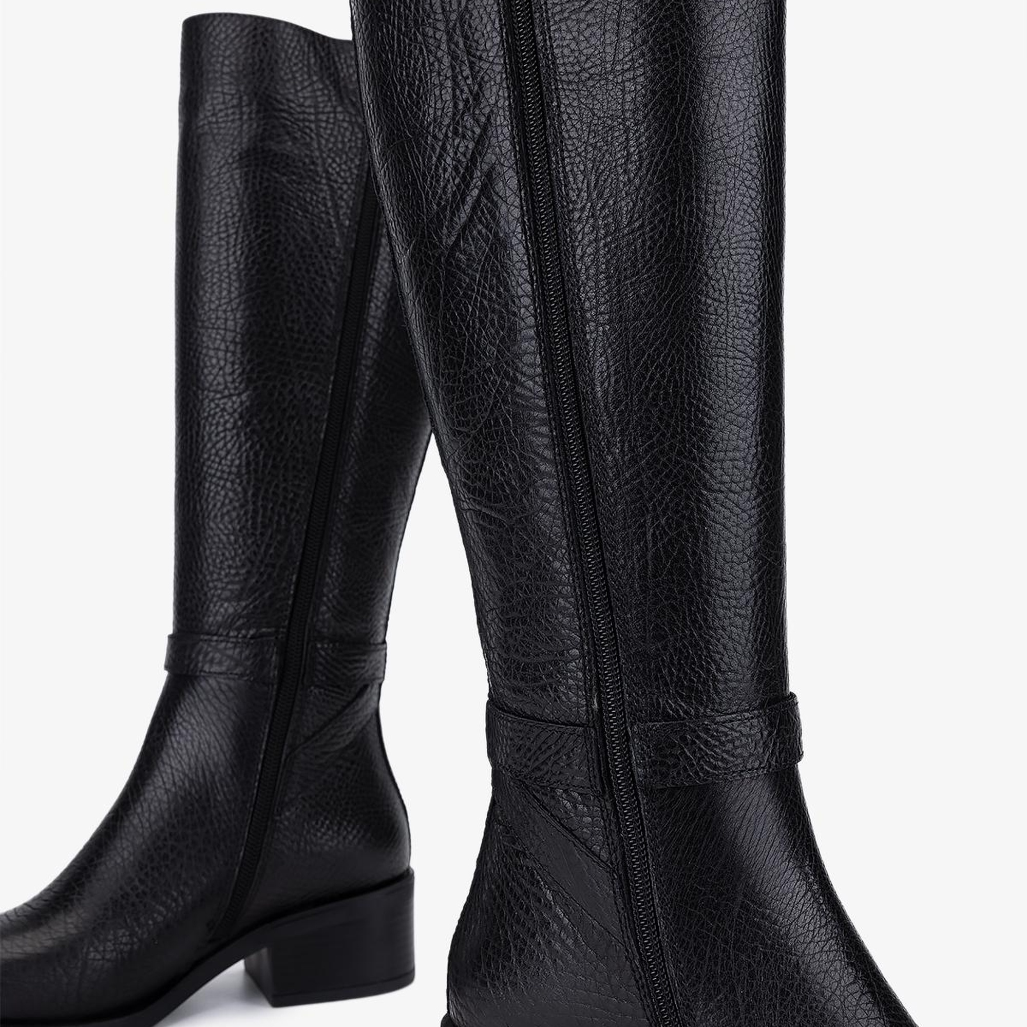 Valmenti Kadın Hakiki Deri Siyah Topuklu Çizme