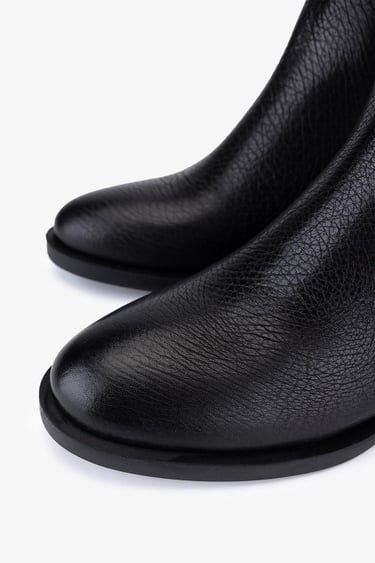  Valmenti Kadın Hakiki Deri Siyah Topuklu Çizme