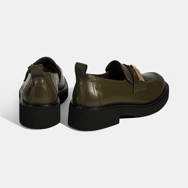  Kadın Yeşil Metal Toka Aksesuarlı Deri Loafer