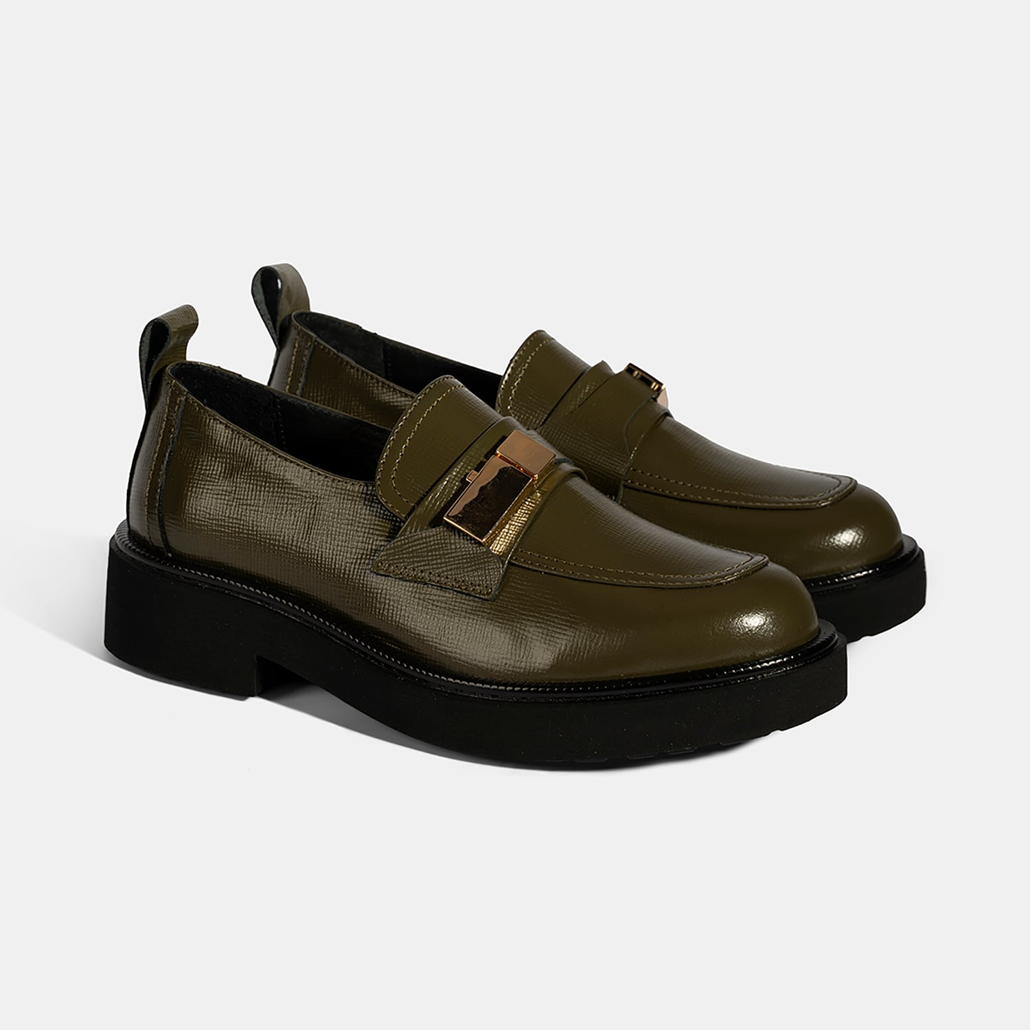  Kadın Yeşil Metal Toka Aksesuarlı Deri Loafer