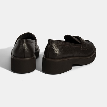  Kadın Kahve Toka Aksesuarlı Kalın Tabanlı Deri Loafer