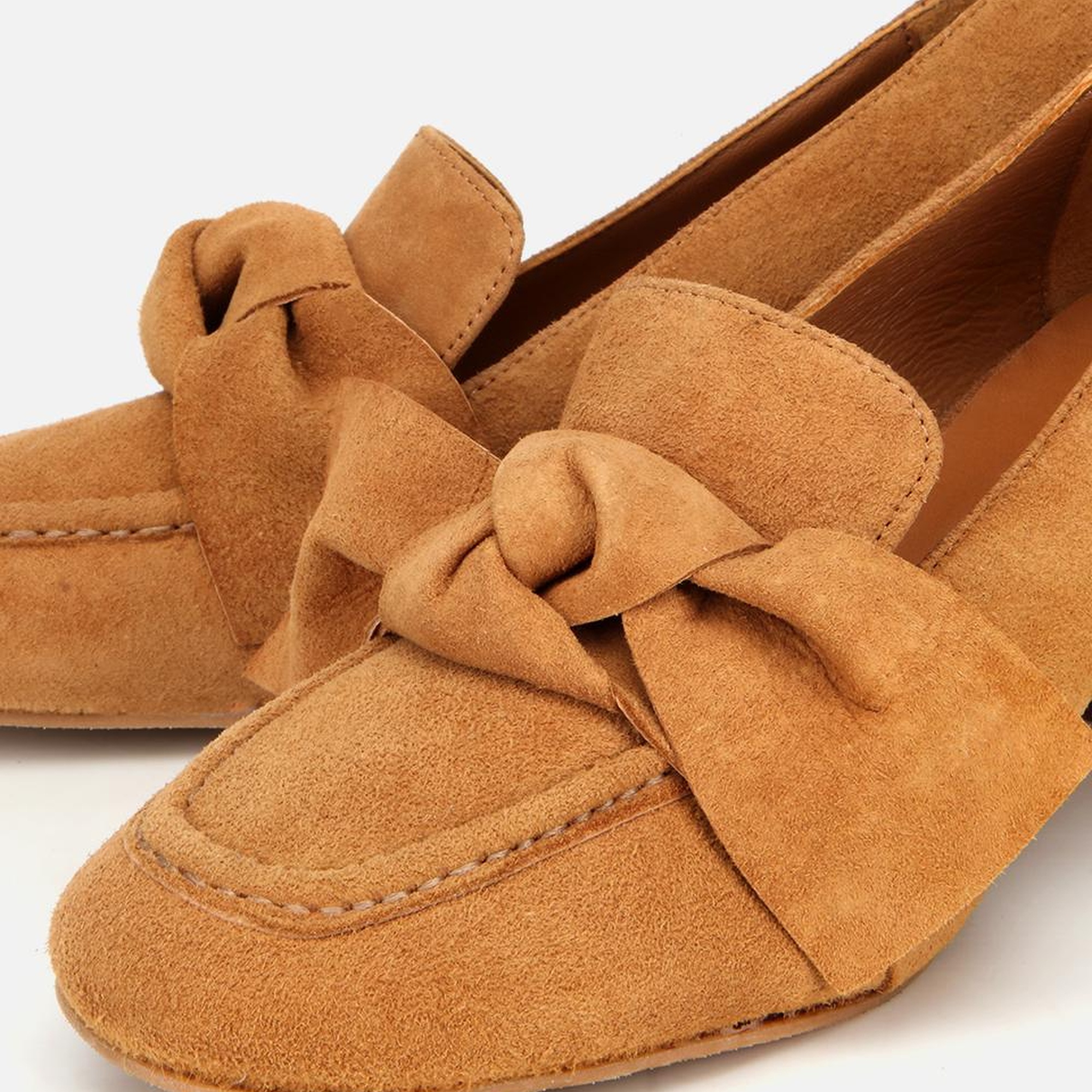 Kadın Süet Taba Fiyonk Detaylı Kalın Topuklu Ayakkabı