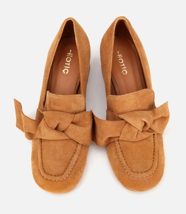  Kadın Süet Taba Fiyonk Detaylı Kalın Topuklu Ayakkabı