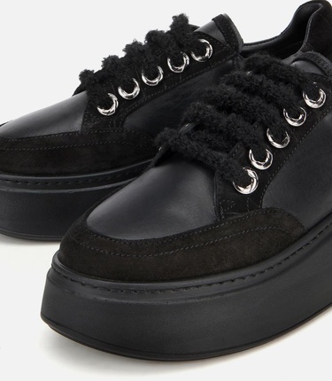  Kadın Deri Siyah Bağcık Detaylı Kalın Tabanlı Spor Ayakkabı