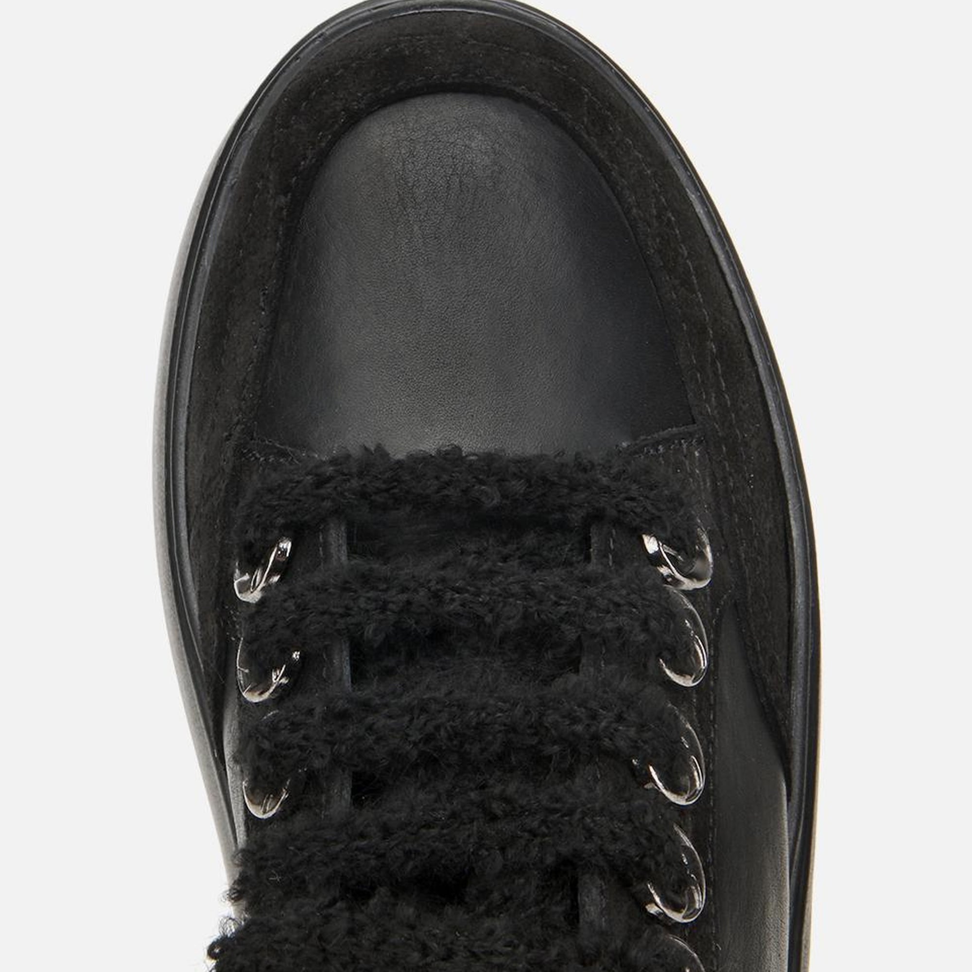 Kadın Deri Siyah Bağcık Detaylı Kalın Tabanlı Spor Ayakkabı