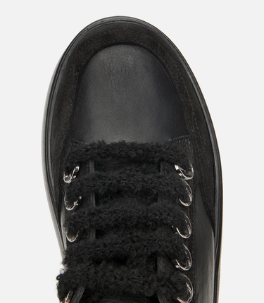  Kadın Deri Siyah Bağcık Detaylı Kalın Tabanlı Spor Ayakkabı