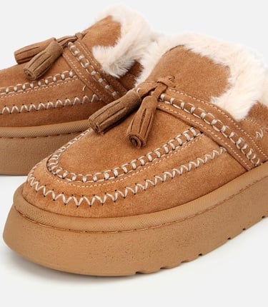  Kadın Süet Deri Taba İçi Kürklü Püskül Detaylı Düz Terlik