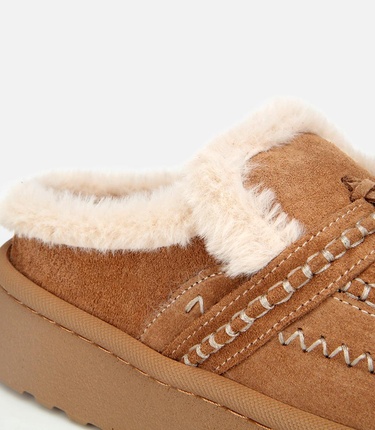  Kadın Süet Deri Taba İçi Kürklü Püskül Detaylı Düz Terlik