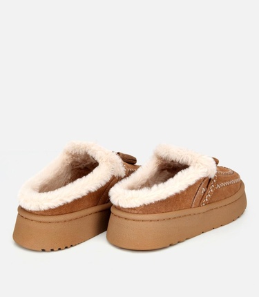  Kadın Süet Deri Taba İçi Kürklü Püskül Detaylı Düz Terlik