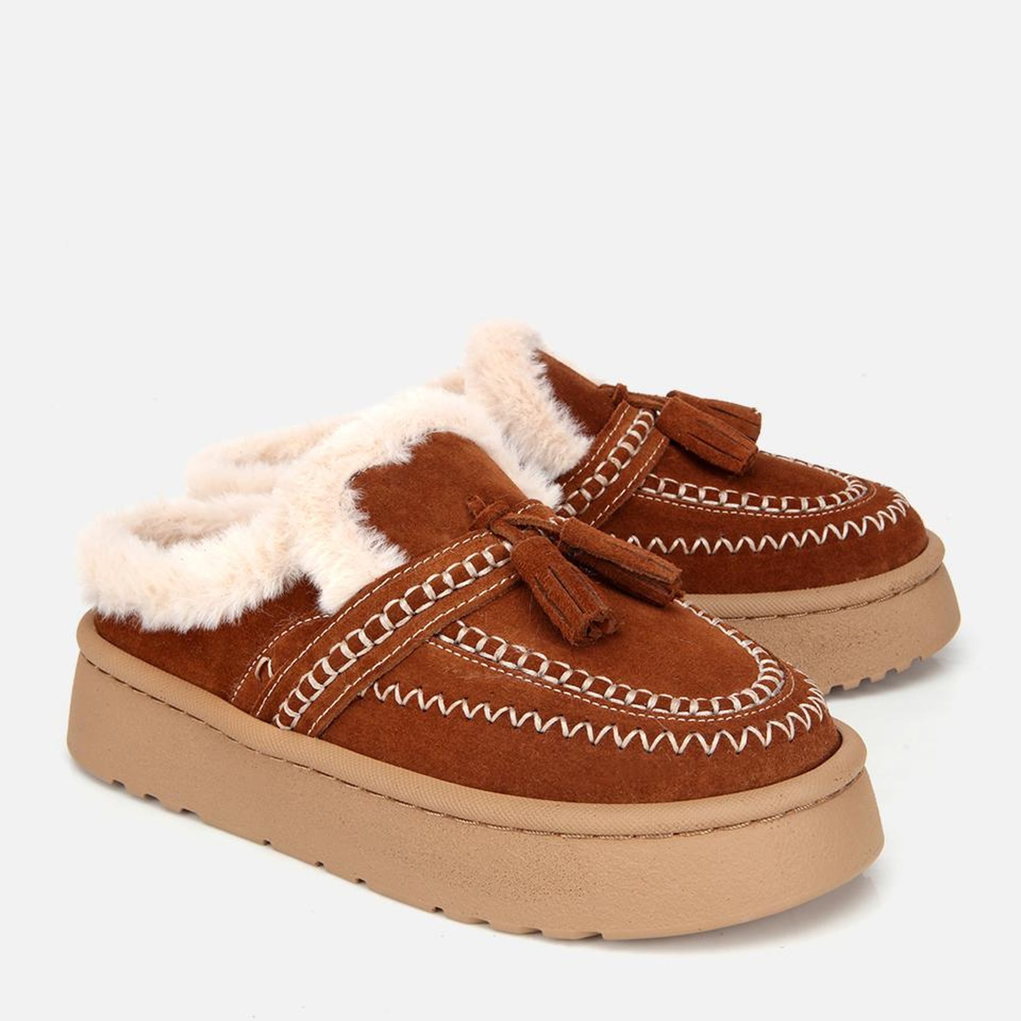 Kadın Süet Deri Kahverengi İçi Kürklü Püskül Detaylı Düz Terlik