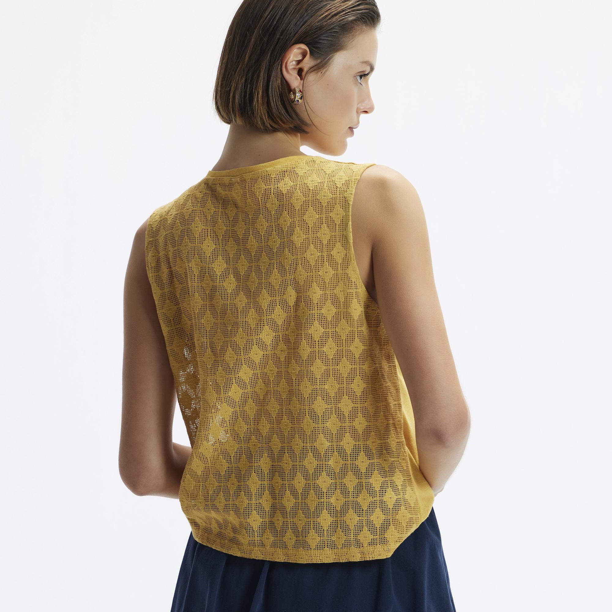 YARGICI Kolsuz Sırt Detaylı T-Shirt