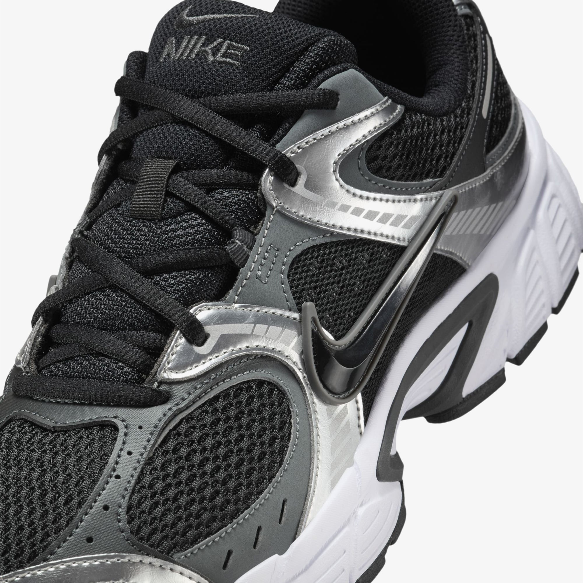 Nike V5 RNR Erkek Siyah Spor Ayakkabı