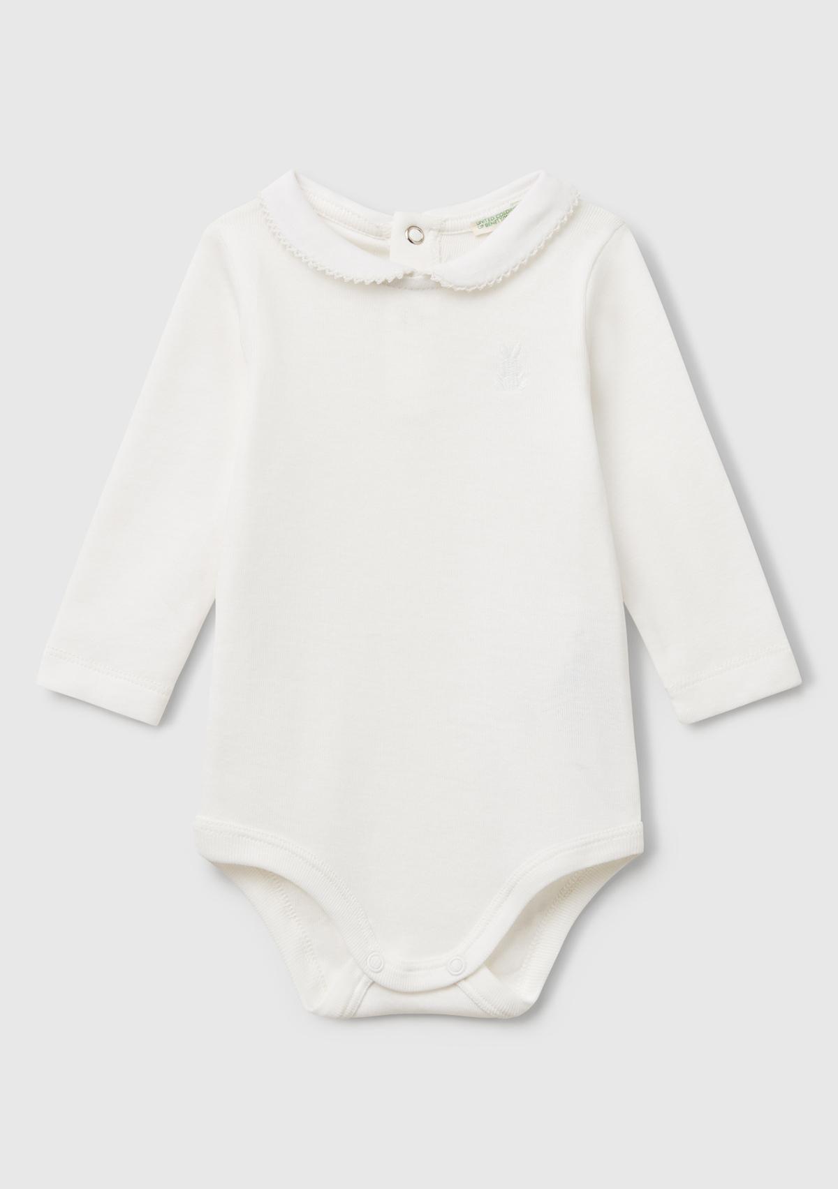  Bebek Ekru Önü Logo İşlemeli Çıtçıtlı Bebek Yaka Uzun Kollu Body