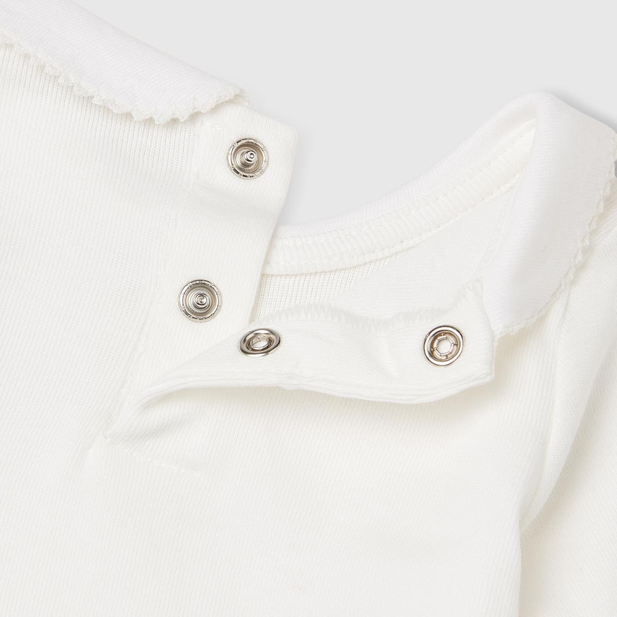 Bebek Ekru Önü Logo İşlemeli Çıtçıtlı Bebek Yaka Uzun Kollu Body