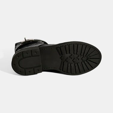  Kadın Siyah Bağcıklı Metal Aksesuarlı Deri Postal Bot