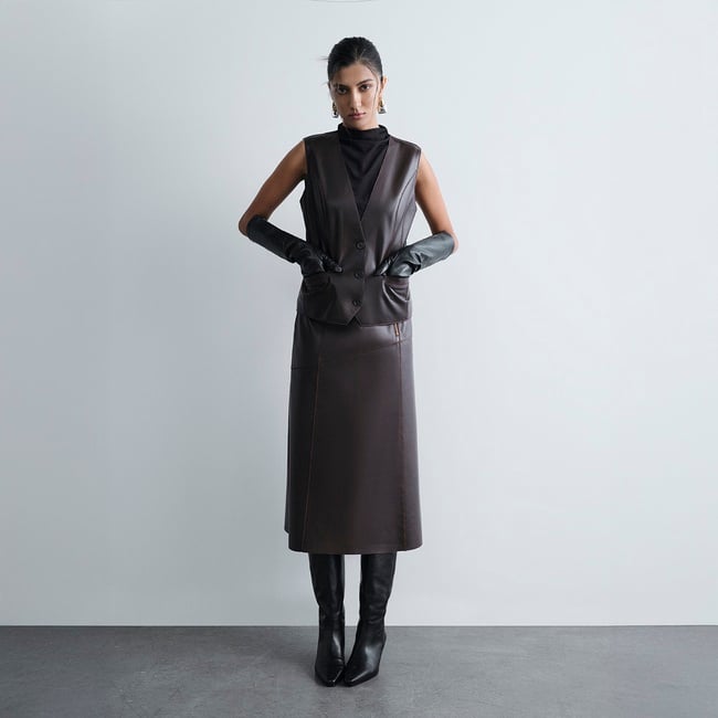  Kadın Koyu Kahve Deri Yelek