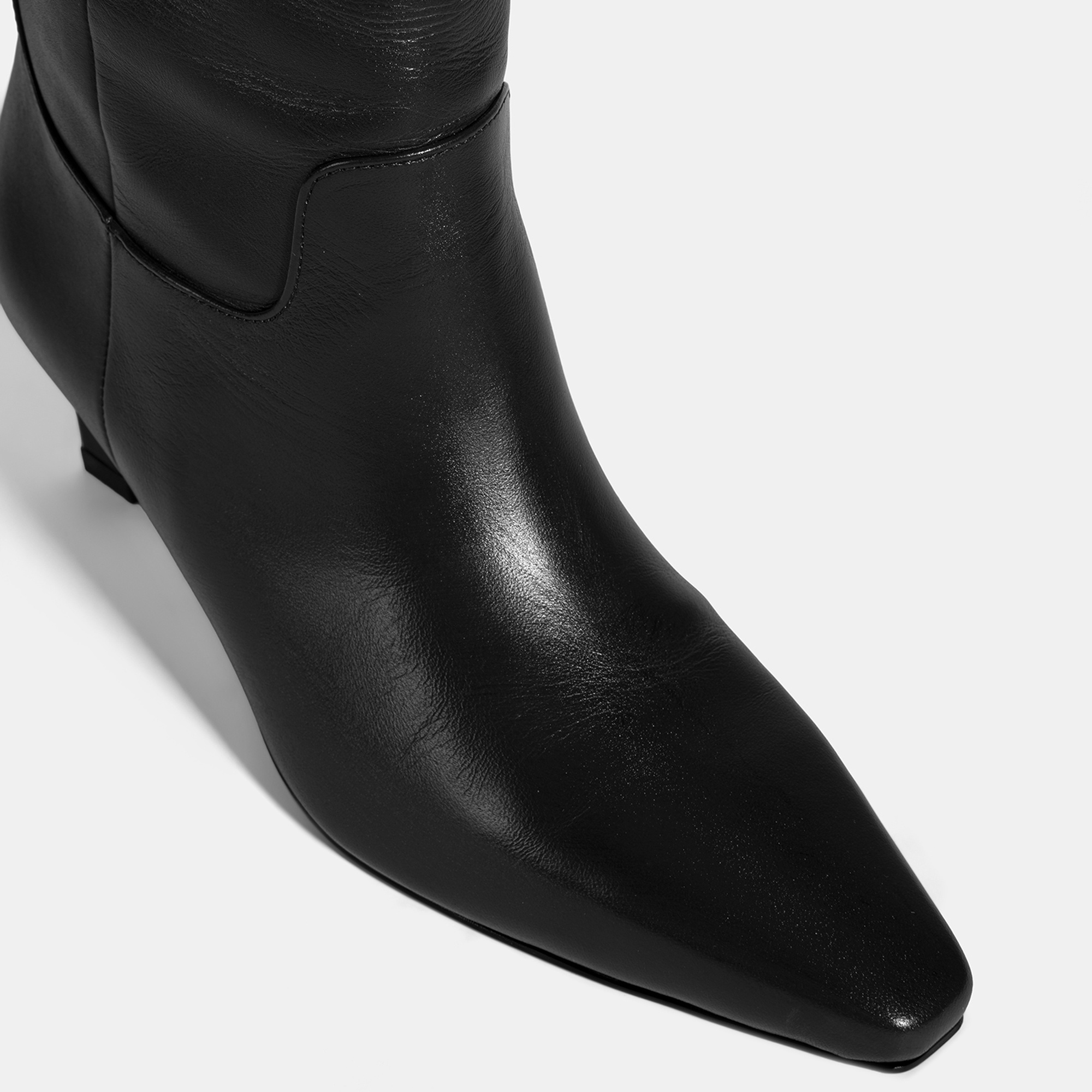 Kadın Siyah Topuklu Deri Çizme